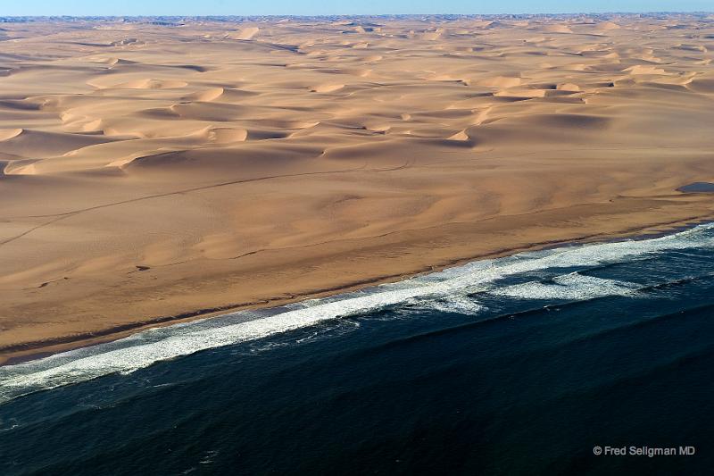 20090603_090217 D3 X1.jpg - The dunes continue right to the Atlantic coastline